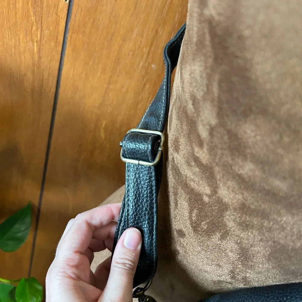 Vintage Cherokee Black Pebbled Faux Leather Sling‎ Backpack Crossbody Bag